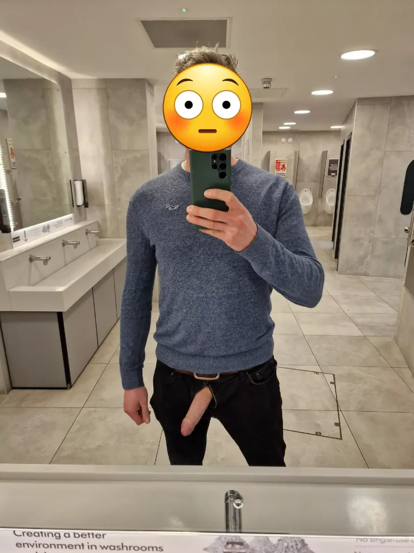 Cheeky flash [45]