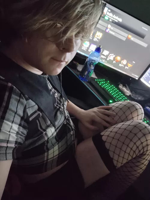 Chilling after club 5am sat morning ^-^