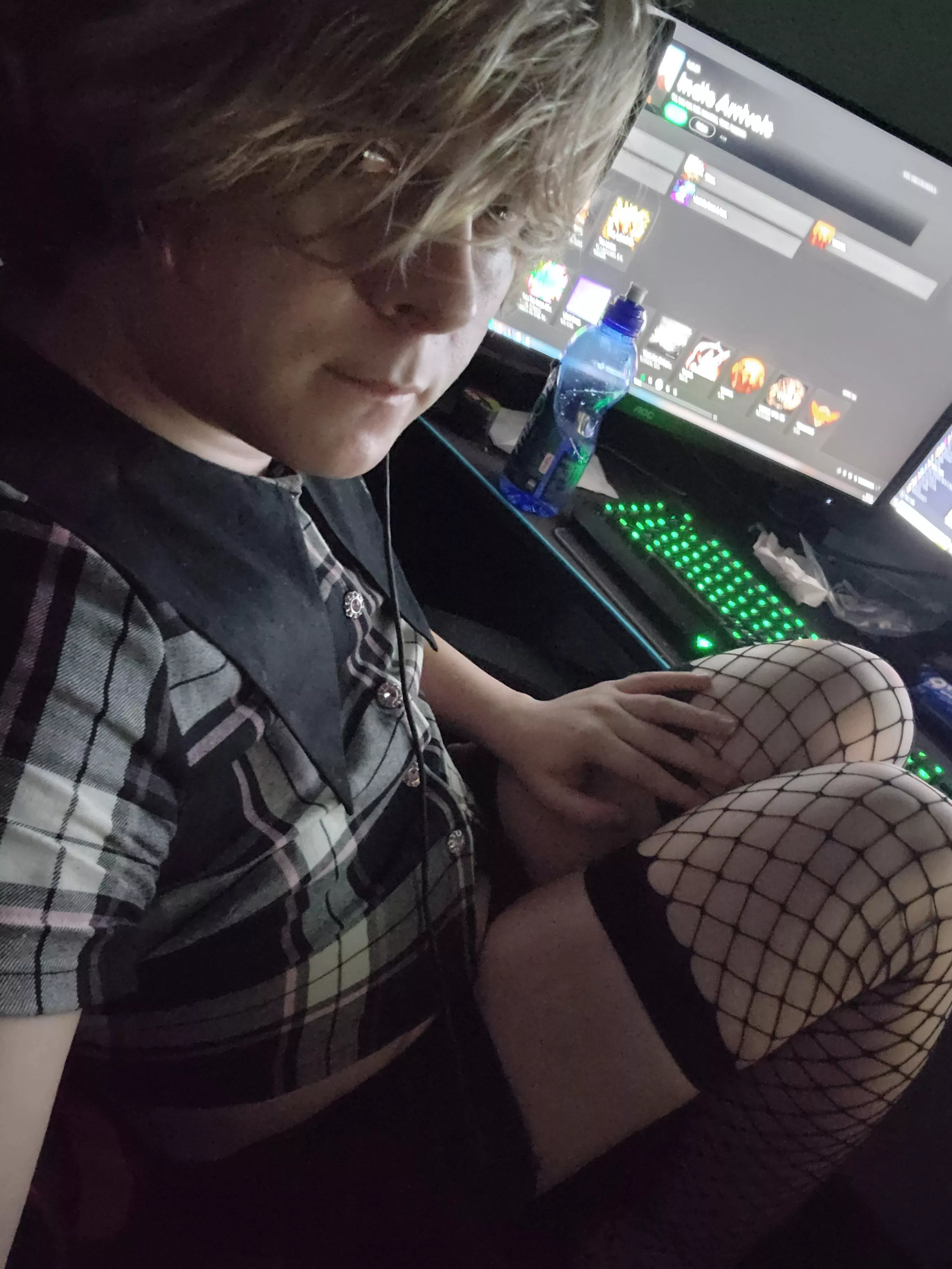 Chilling after club 5am sat morning ^-^