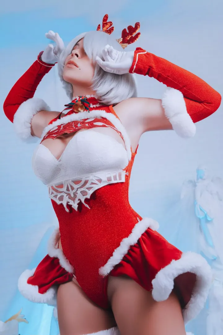 Christmas 2B from Nier Automata by Yuna Kairi (self)