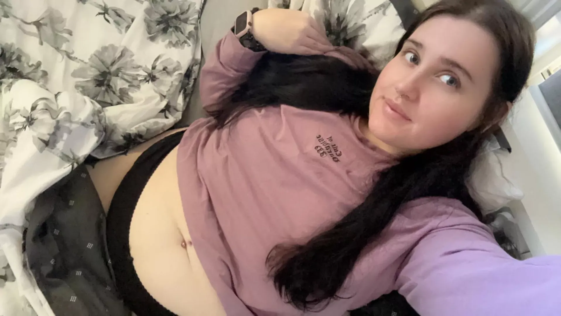 Chubby gal always looking for fun 🤩