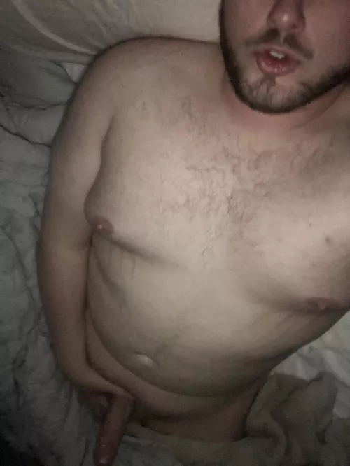Chubby man looking for some chubby friends. Let's get naughty together!