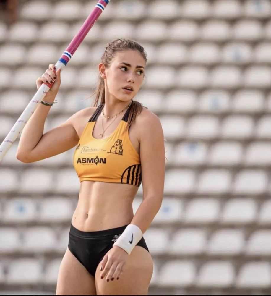 Clara Fernandez