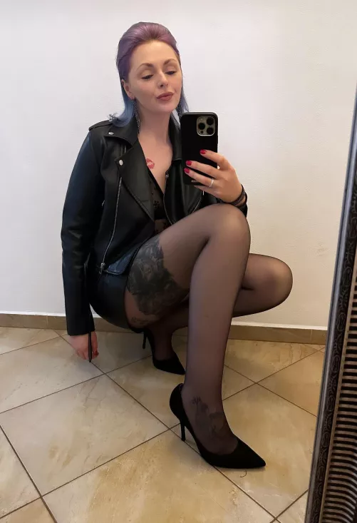 Classic black stiletto