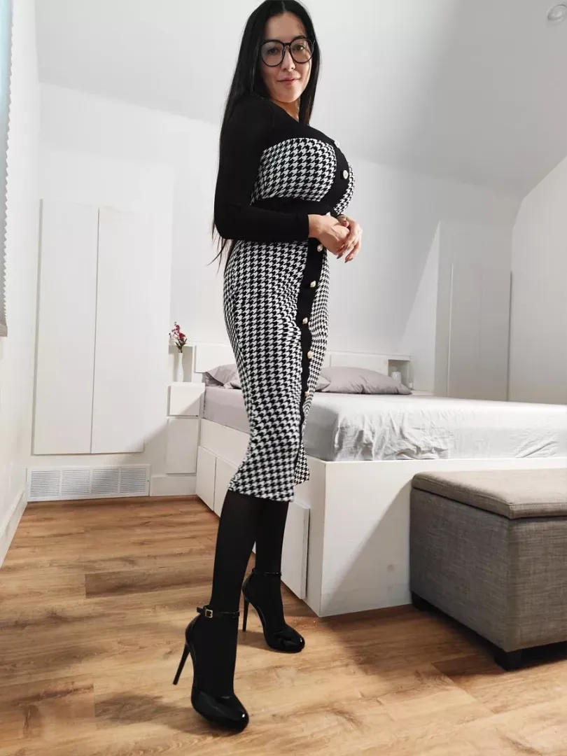 Classy black and white office look
