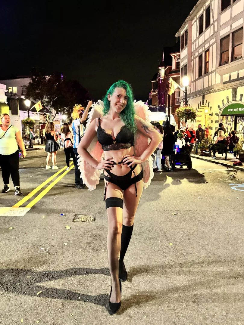 Classy Victoria's Secret Angel