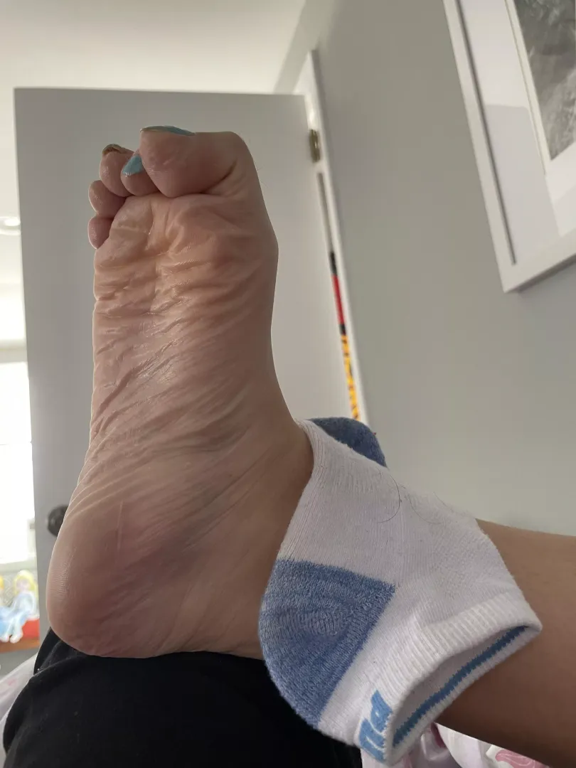 Clean my feet after the gym 🥵