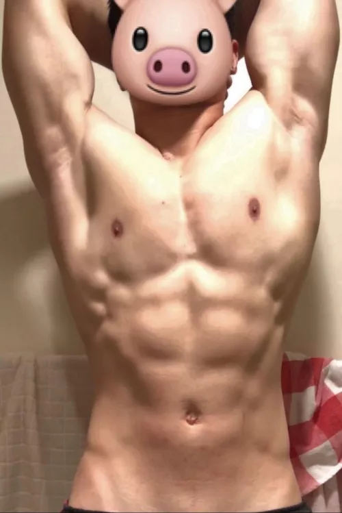 Clean shaven and ready for my date to come to my hotel 😍🥰