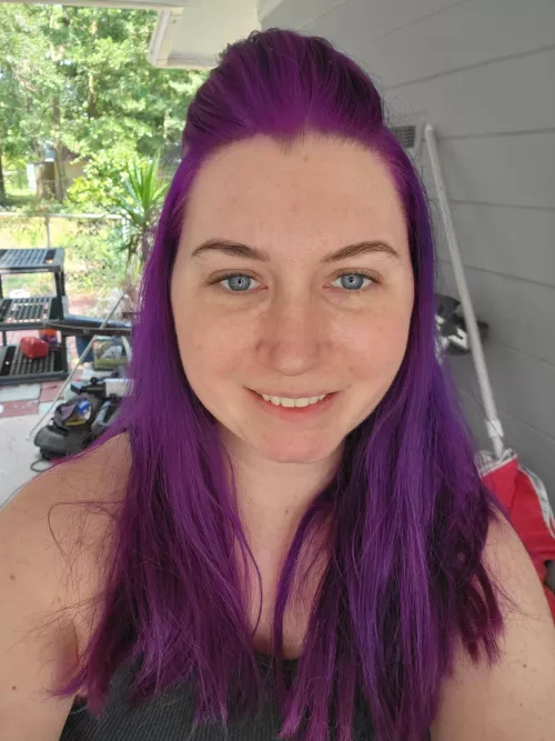 Cleaning my shed out today! wish me luck everyone lol Junk's been piling up for years 🙄😬 [F 29]