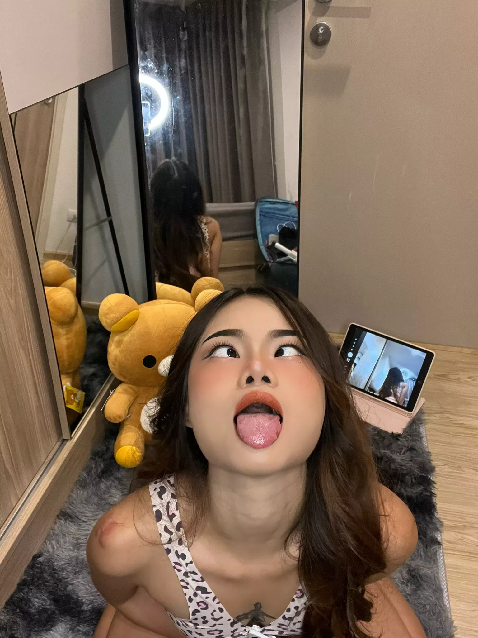 Coat my face with your cum 😋