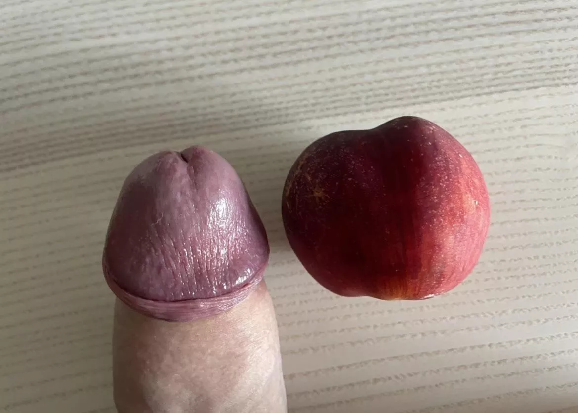 Cockhead comparison 🍑