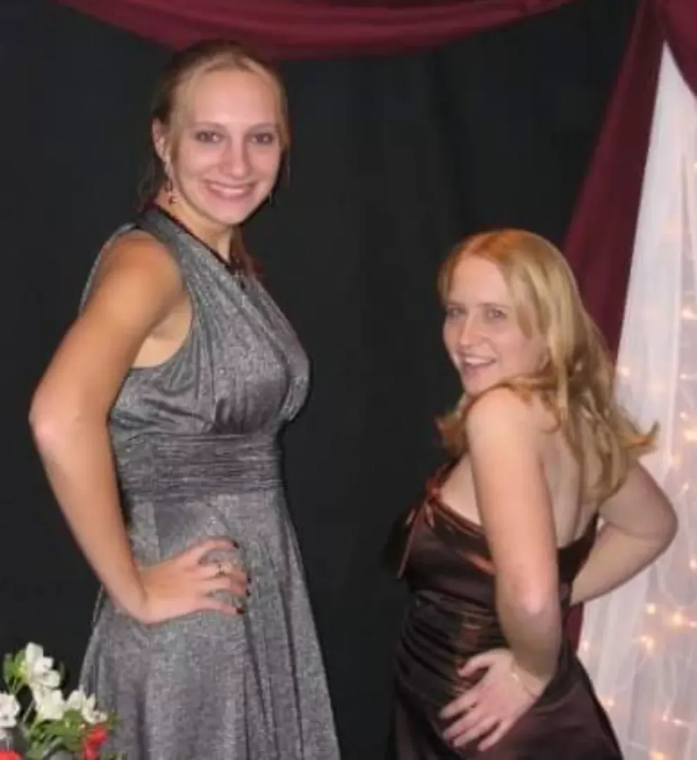 College besties 