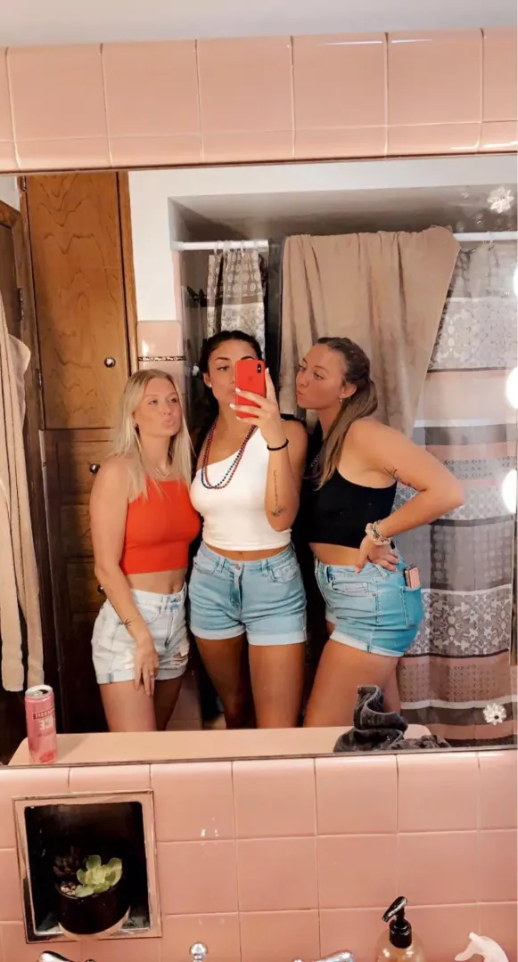 College BFFs