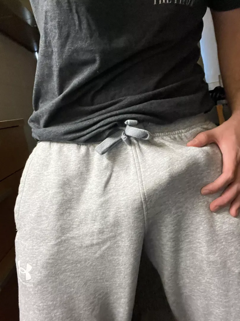 College makes it hard to hide in these sweatpants
