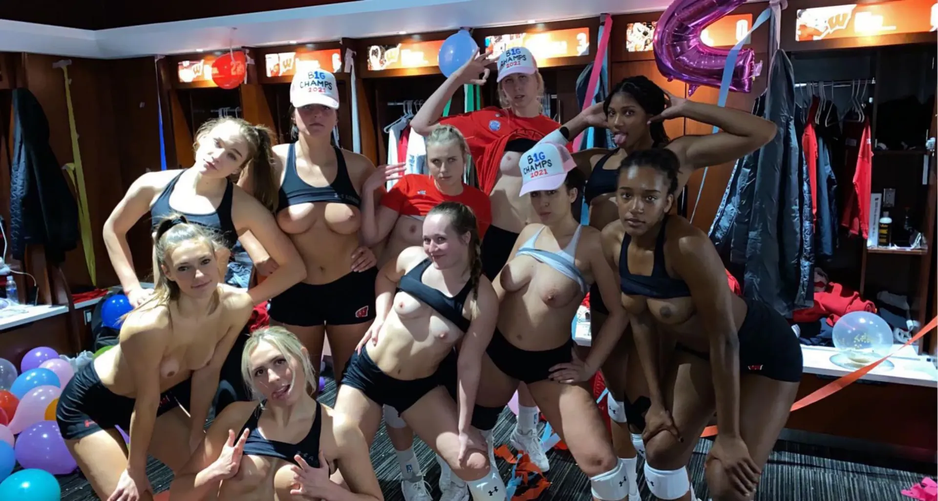 College Volleyball Team [10]