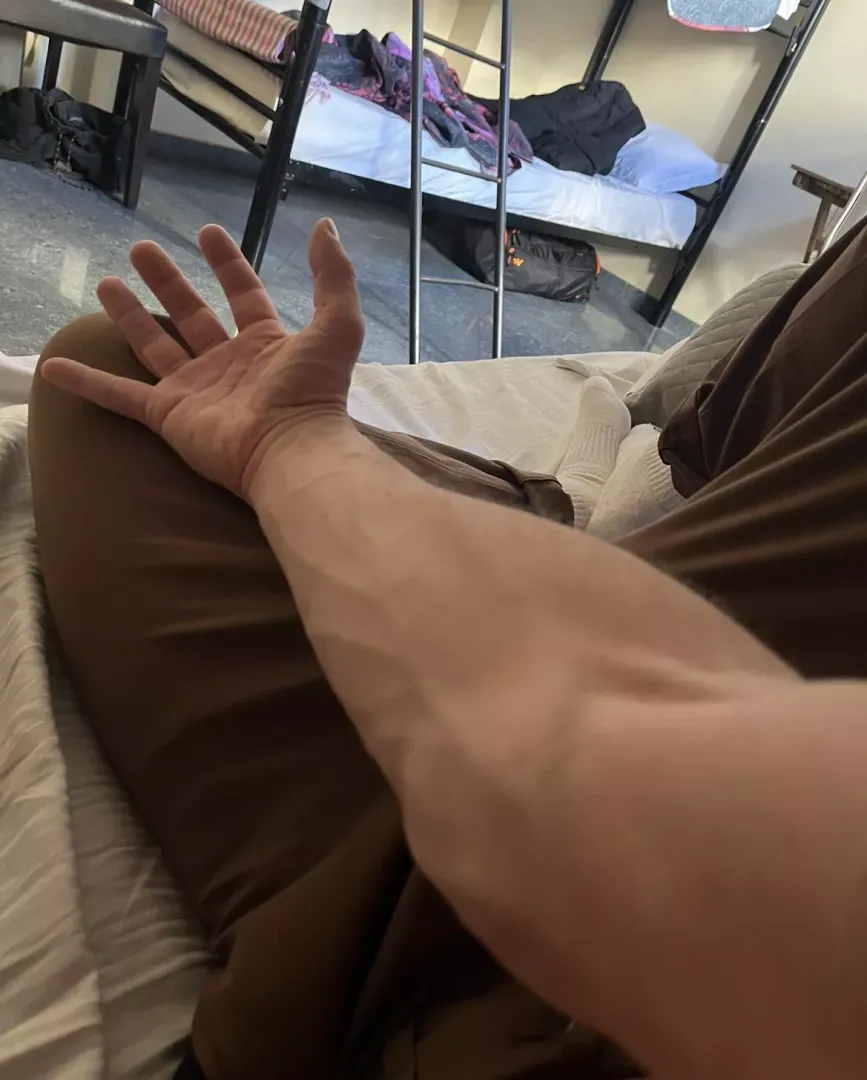 Come get in bed
