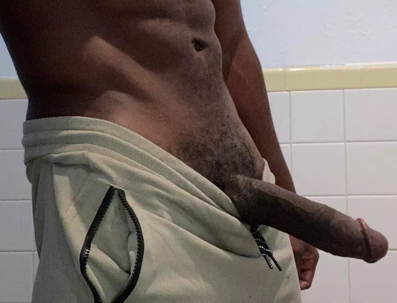 Come get this Christmas dick 😈😈