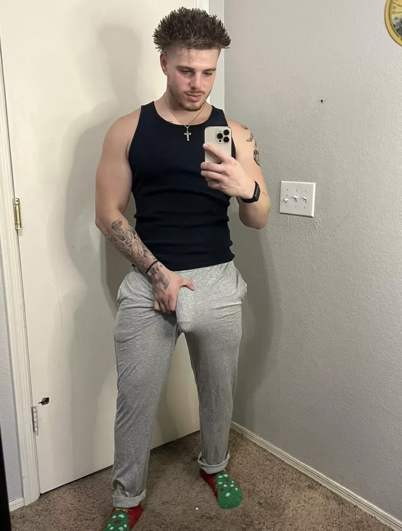 Come help me stretch for my HARD workout!