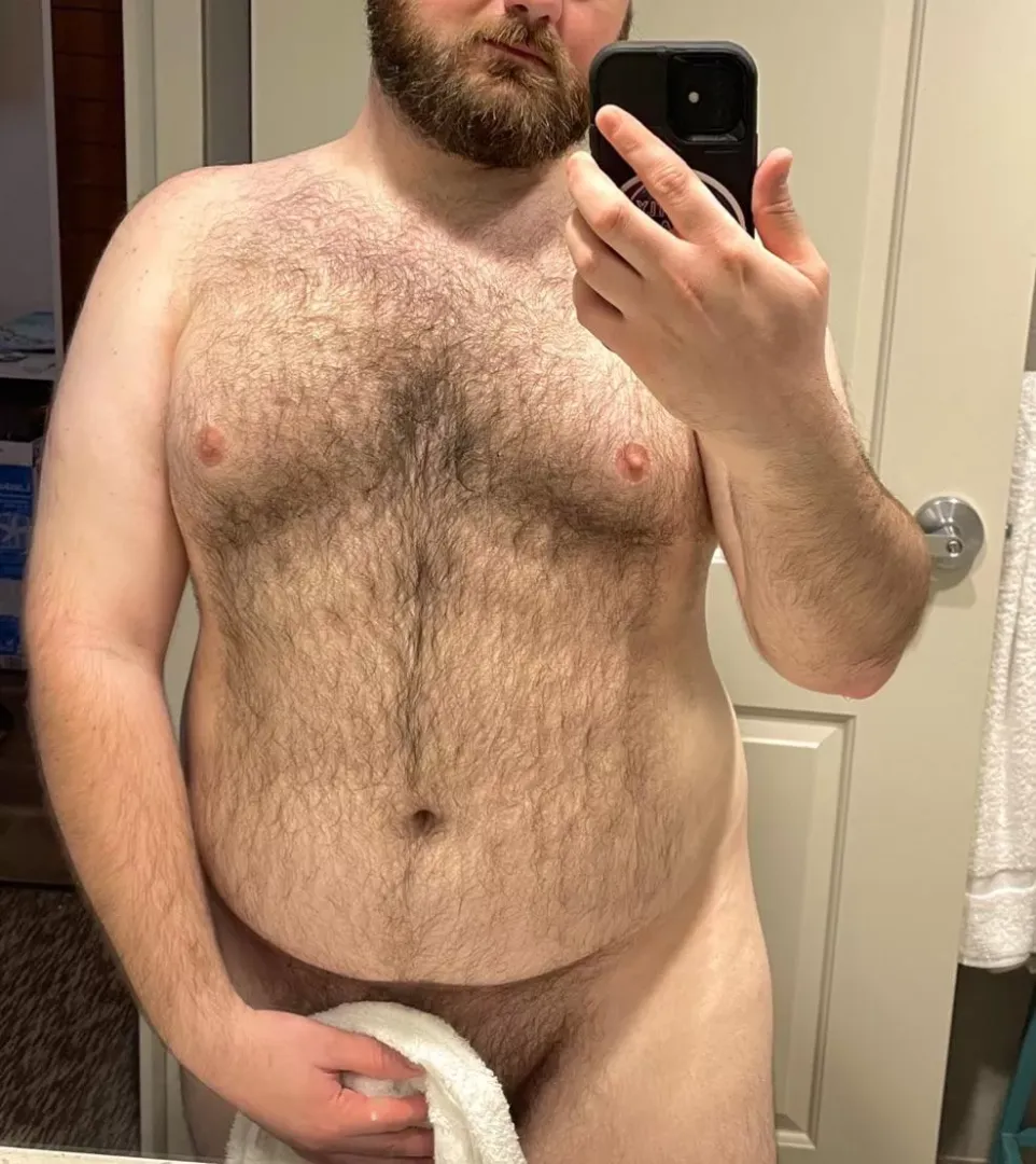 Come hold me from behind and rub your cock between my cheeks
