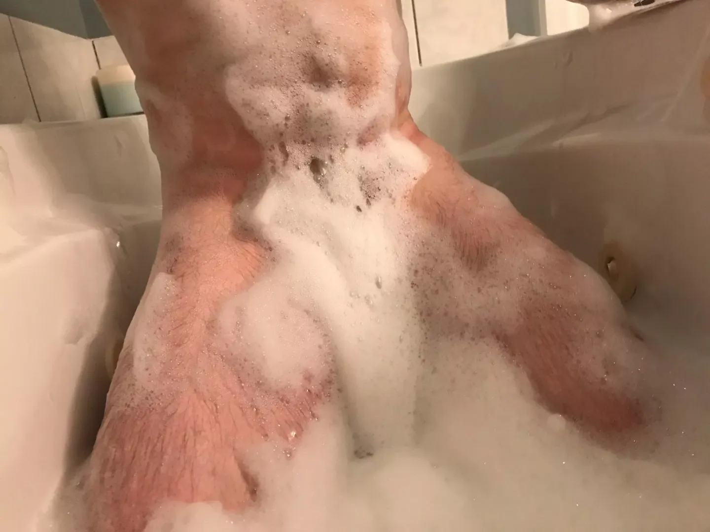 Co{m}e join me and discover what’s behind the bubbles 😏