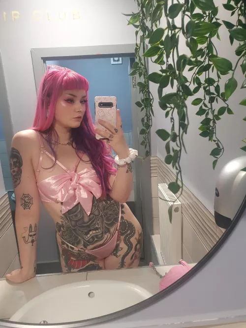 Come on Barbie let's go party 🤭