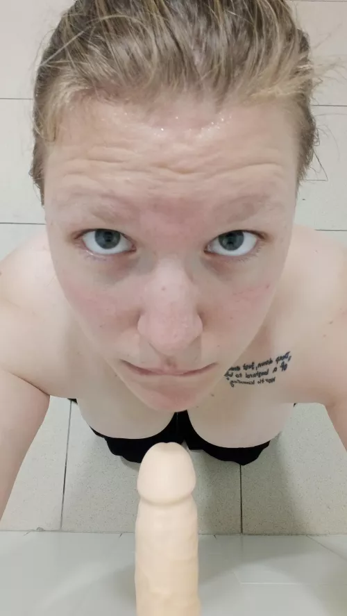 Come play with me 🥺 my OF is free! I am not 😈