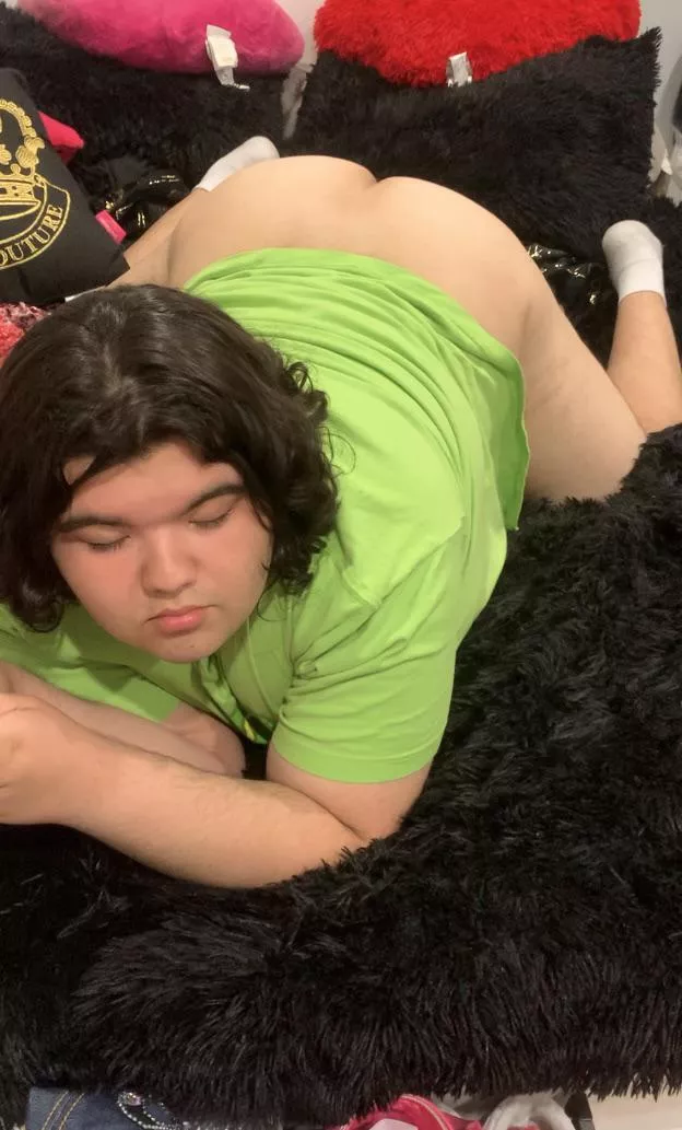 Come pound my femboy chubby ass?