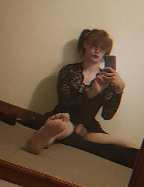 Come rest in my lap 😚