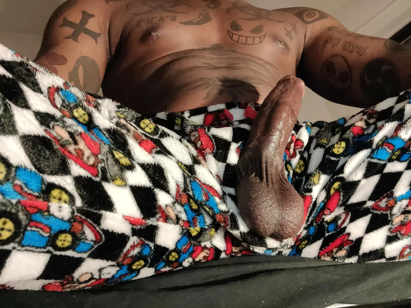 Come rub my balls pretty please 😇😈