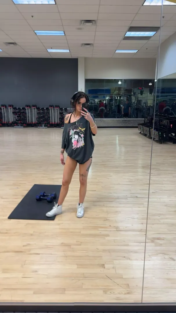 Come see my squirt face.. 1 week free on my OF !!💦🖤 