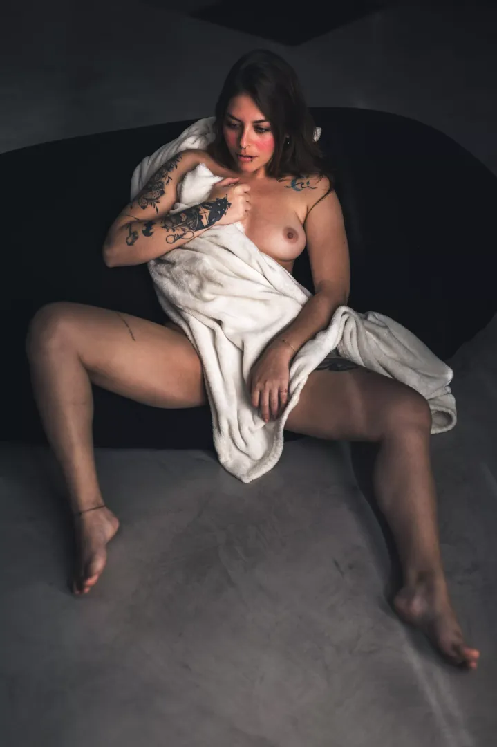 come take off the blanket...