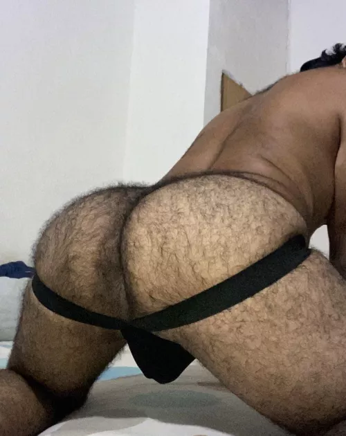 Come to me boy! I wanna sit on you! 