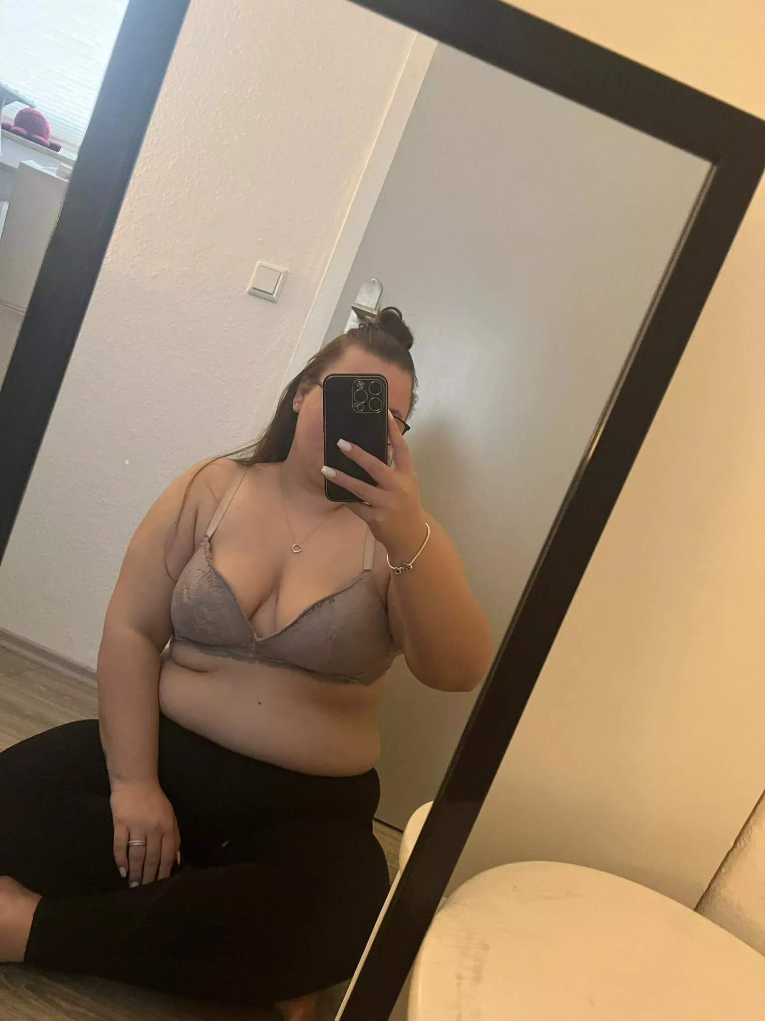 Come to my place and fuck me pls🤤💕