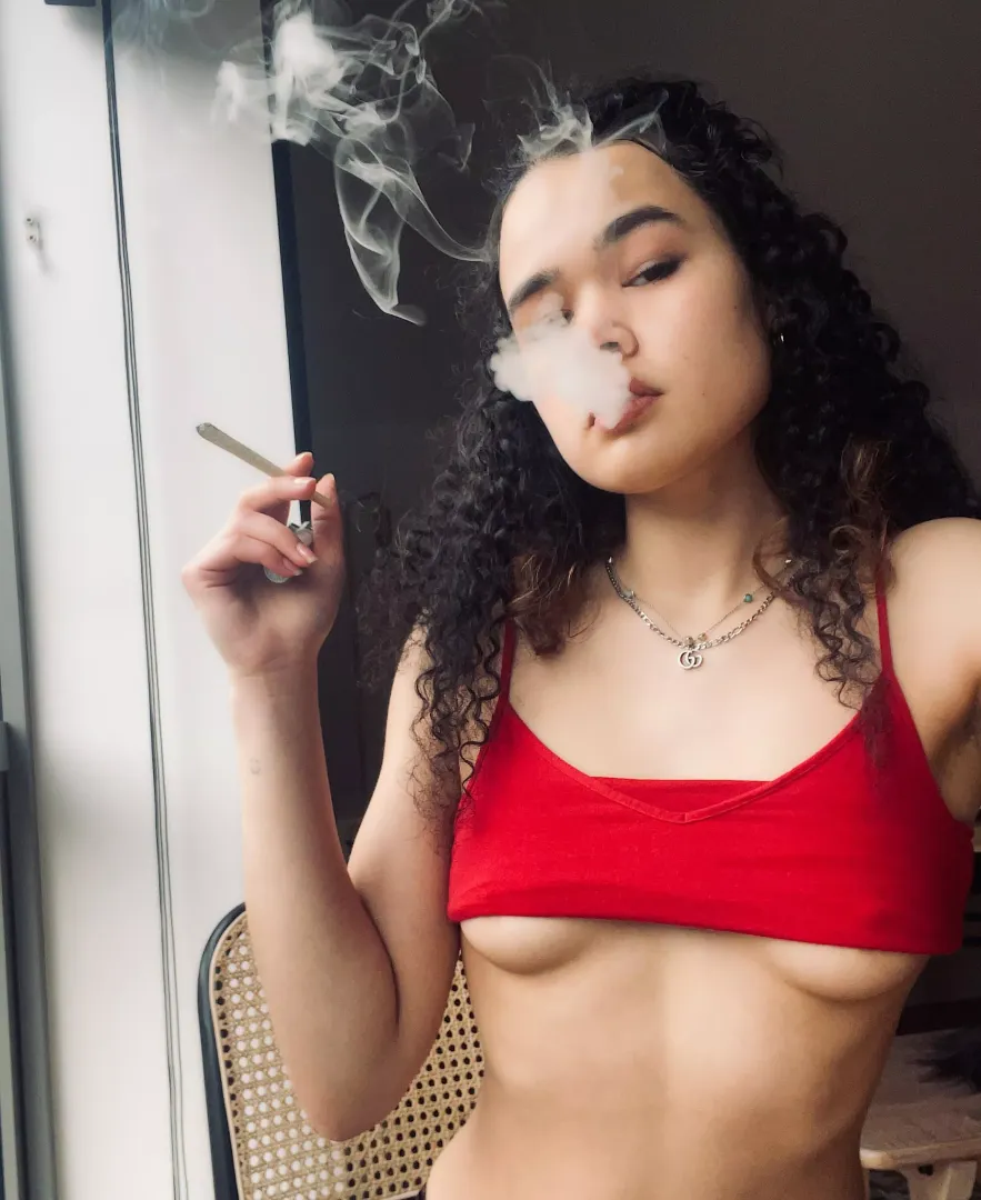 Come watch me smoke live