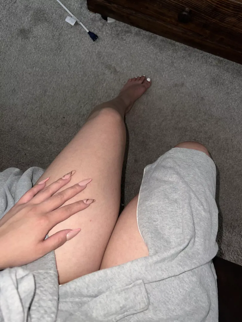 Come worship these toes(;