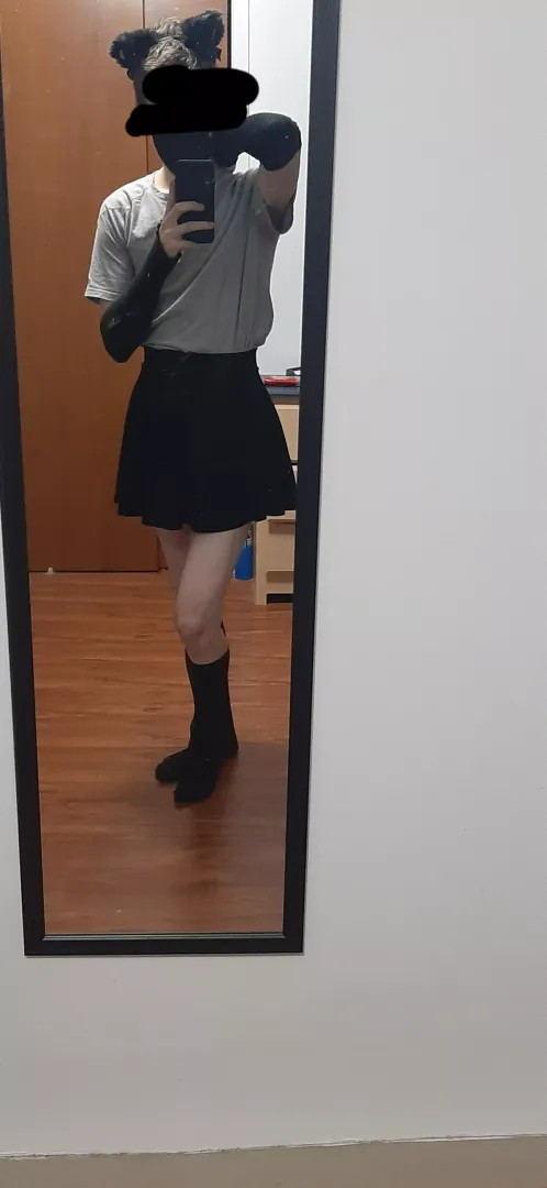 comfy and fem :3