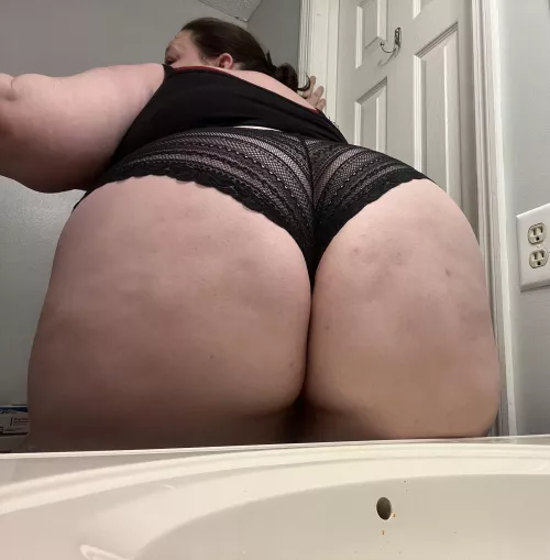 Comment 😘if you’d kiss this 🍑