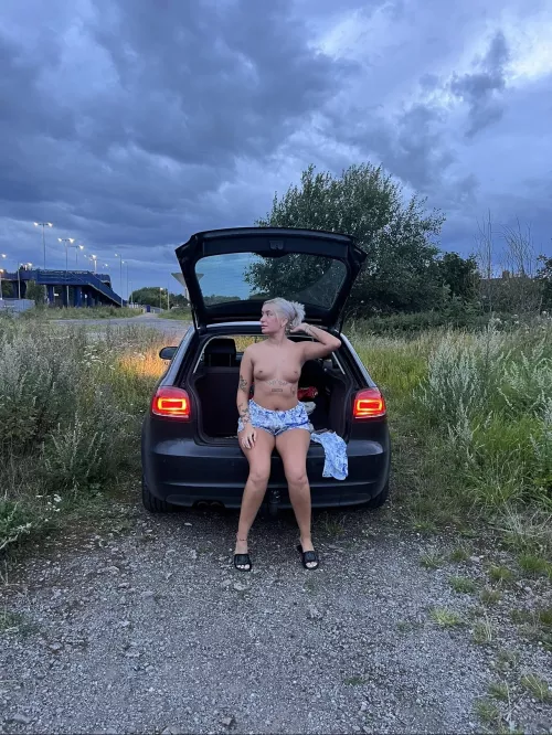 Comment ‘Yes’ if we could fuck in public ❤️