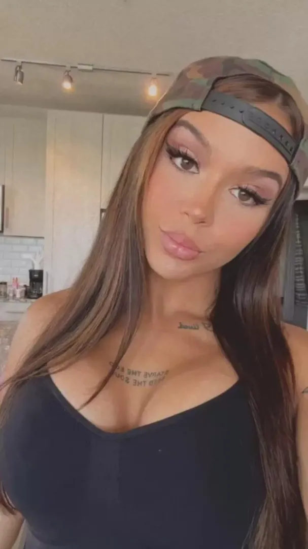 Cora Jade