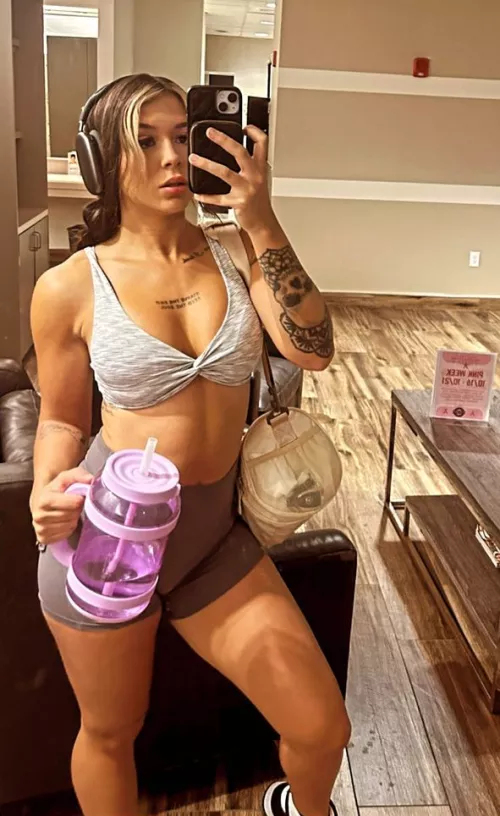 Cora Jade