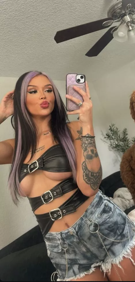 Cora Jade 