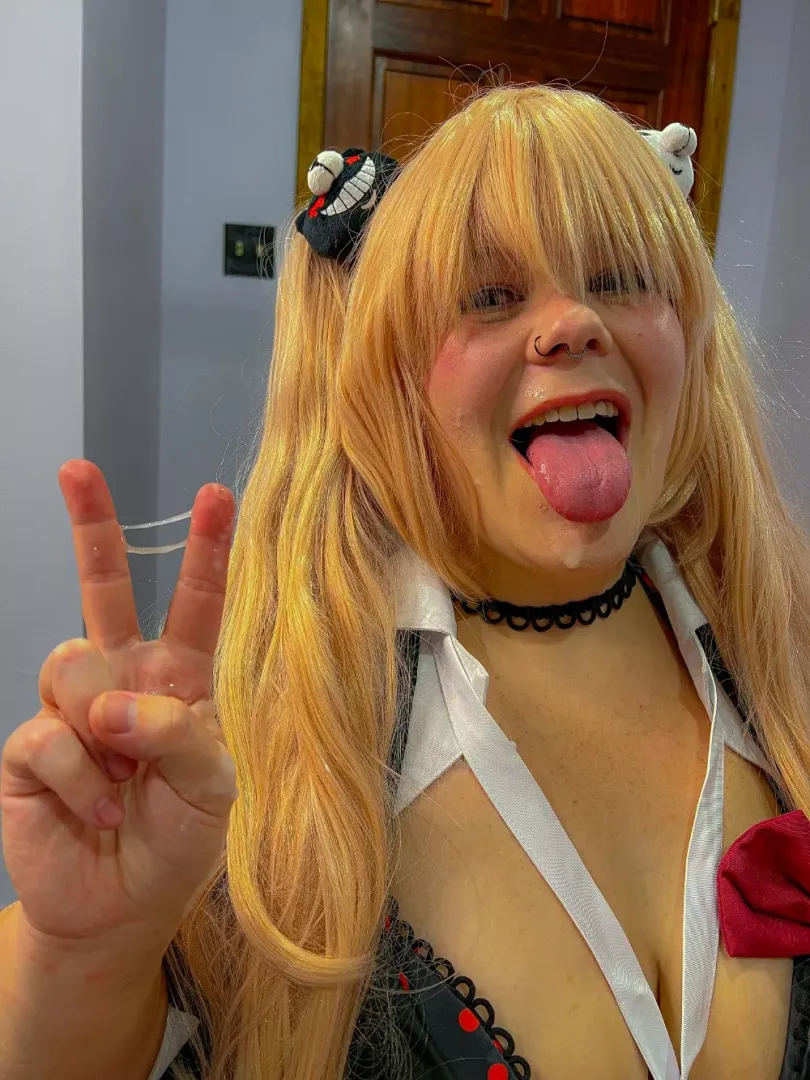 Cosplay just makes my crave cum