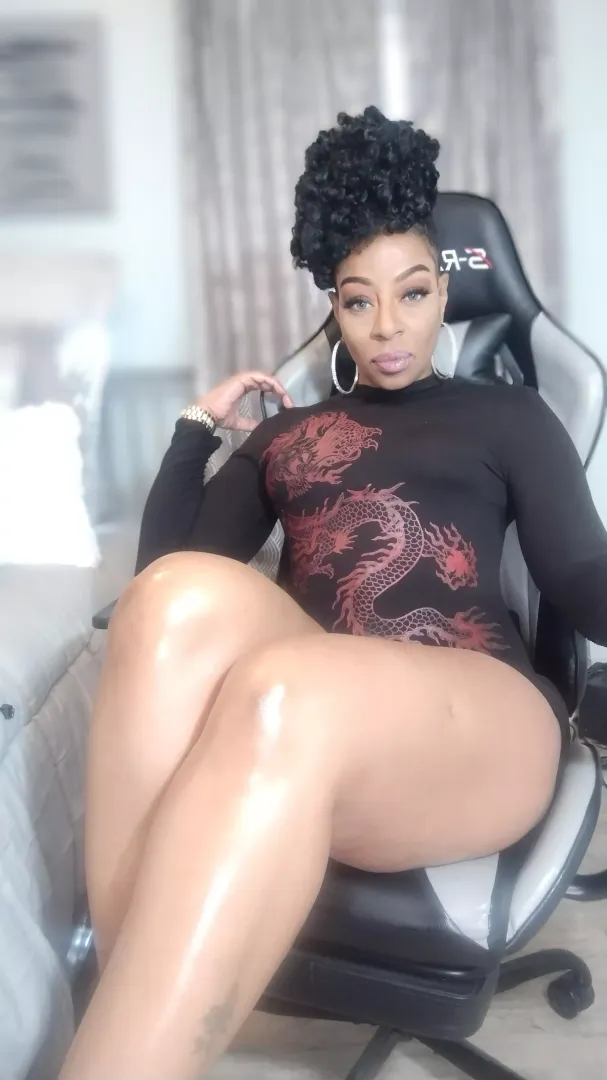 Could barely fit my thick thighs in the camera. Free Onlyfans 👅