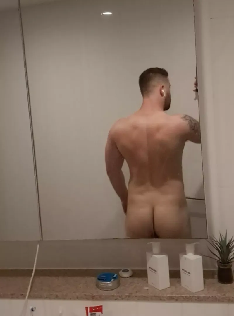 Could use a rub down after that workout... 🥵