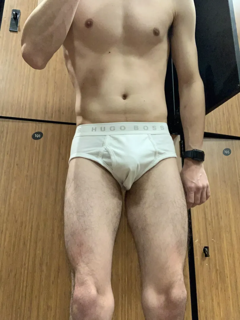 Couldn’t resist sharing. Dude next to me left his briefs out on the bench when he saw me take the pic 💪🏼