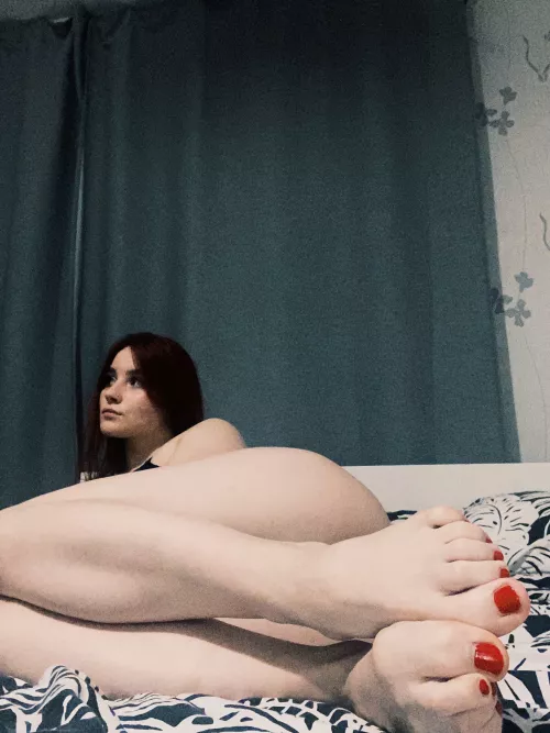 Count the toes ;)