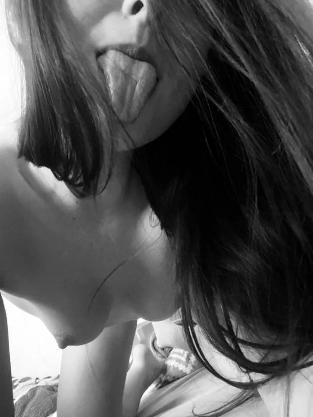 Crawl to me!