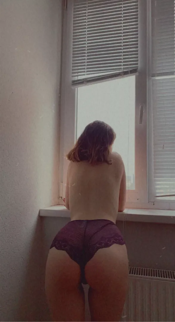 Creampie my 18 y/o ass.