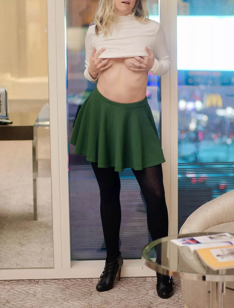 Crop tops are my favorite @charlottemilf2.0