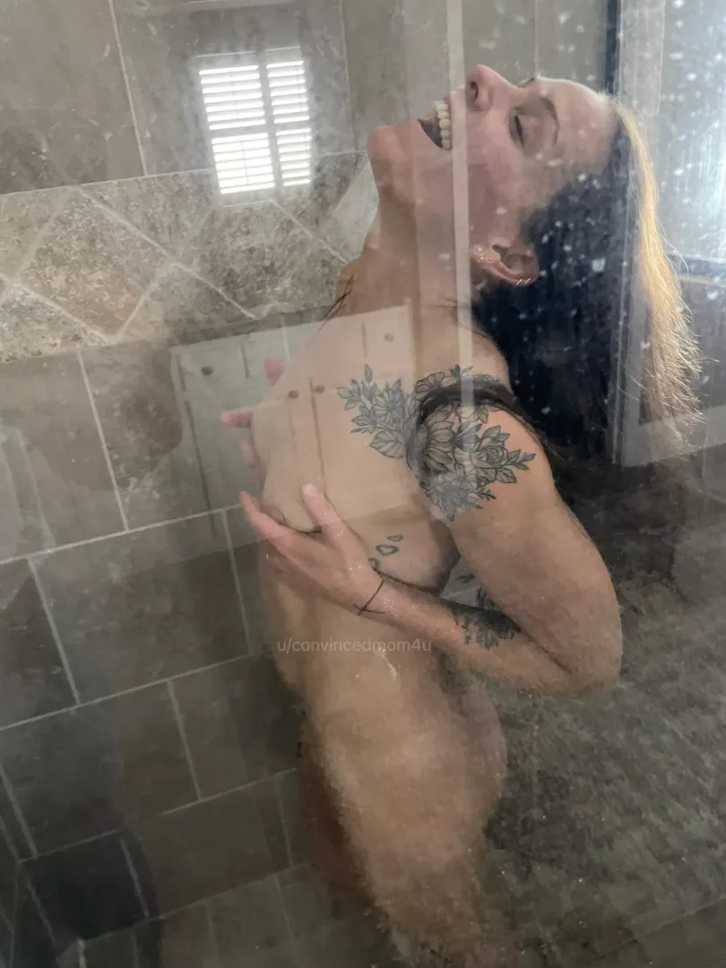 Crossfit ✅ run ✅ shower ✅ share 🥰 [img]